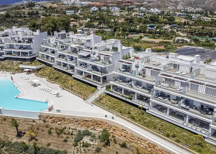 Dom wakacyjny Vivi Homes - Sonrisa Pool, Terrace, Golf & Estepona